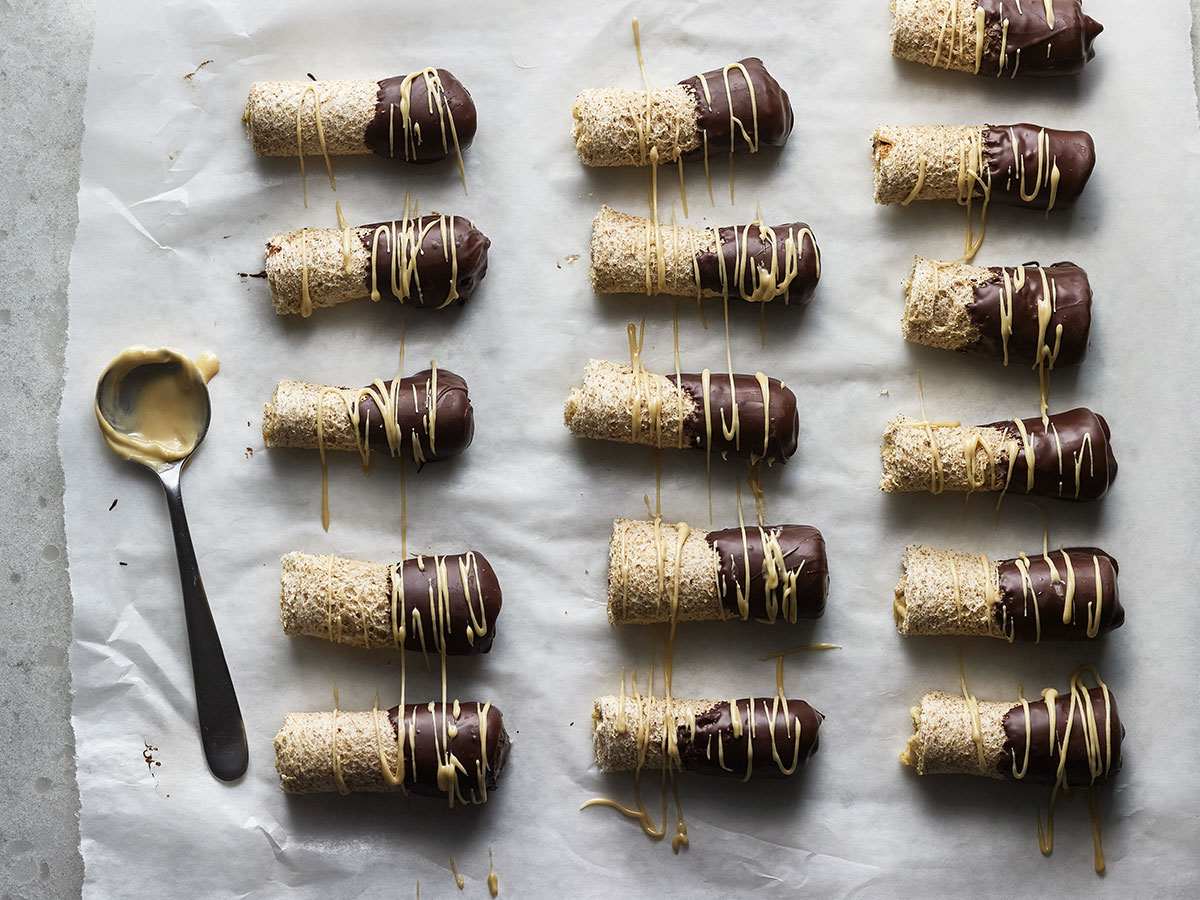 Chocolate-Dipped Maple Log Rolls - Maple from Canada